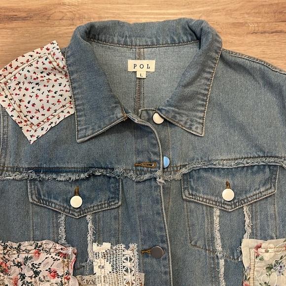 POL Distressed Outseam Patch Detail Button Down Denim Jacket Size - Large - Picture 7 of 14